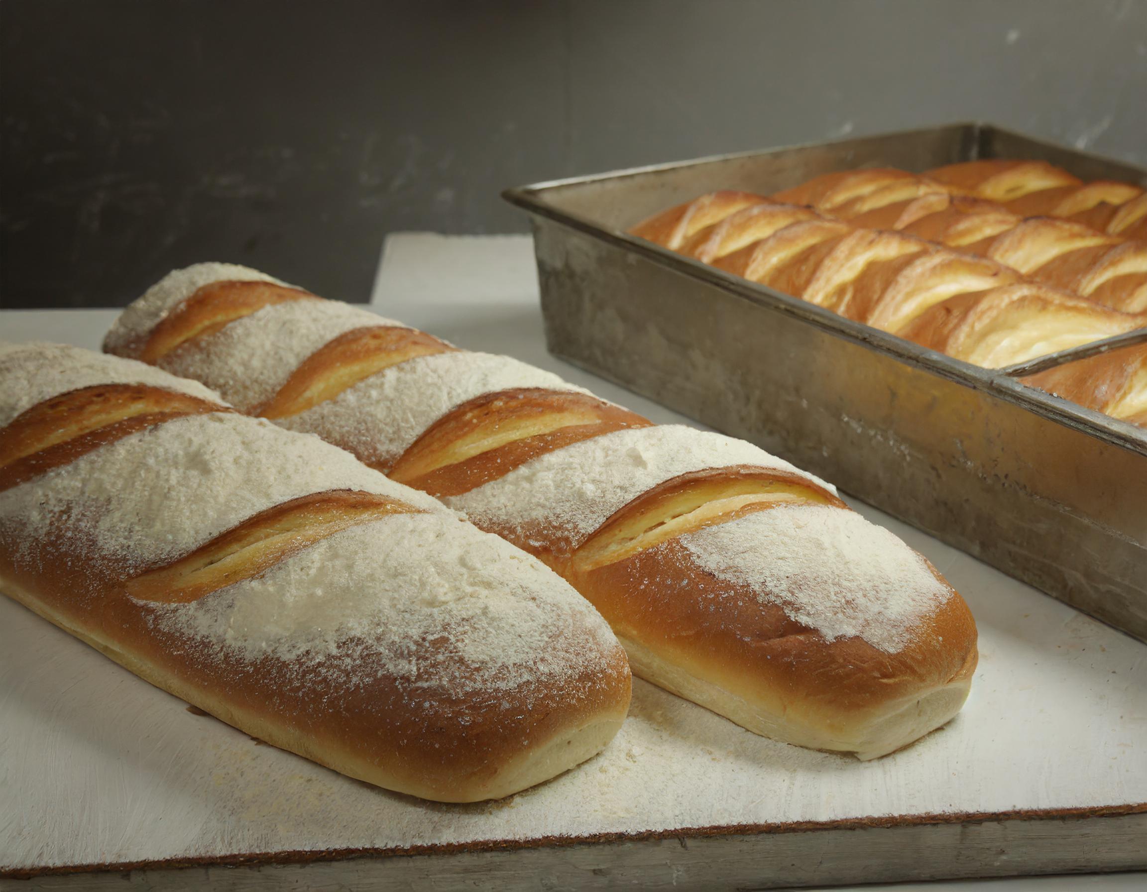 Köstliches Brot frisch aus dem Ofen, goldbraun und knusprig